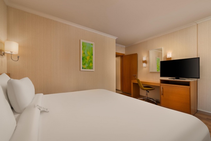 Teras Jakuzili Aile Suit