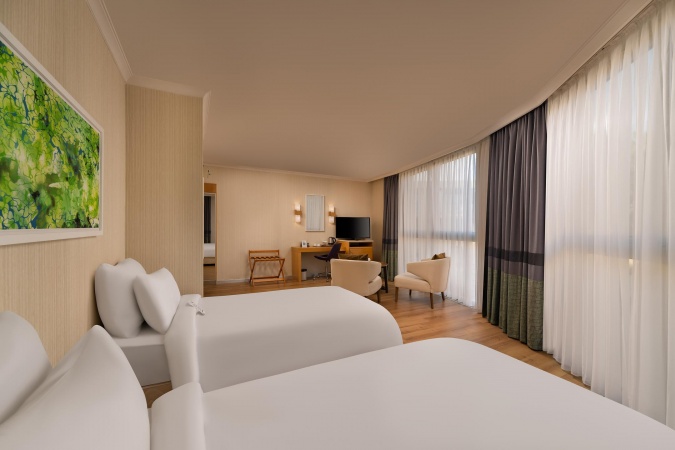 Teras Jakuzili Aile Suit